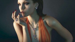 Почему женщины без ума от бриллиантов и ювелирных украшений?