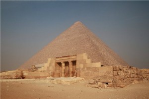 Немцам вынесли приговор за кражу артефактов пирамиды Хеопса